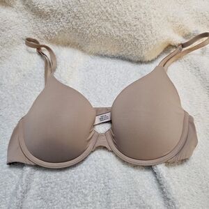 Victoria's Secret t-shirt lightly lined demi bra in beige, size 32C/C70